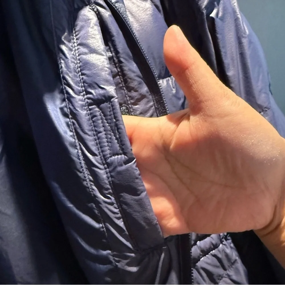 Columbia Women's Deep Blue Puffer Jacket - Picture 4 of 8